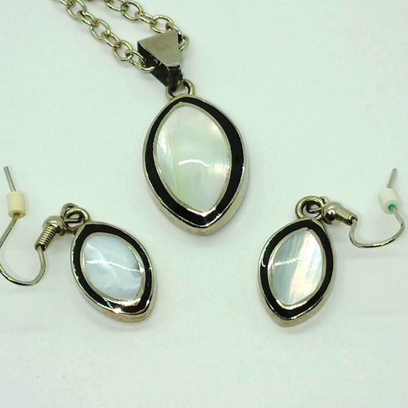 Enamel and Mother of Pearl Reversable Earring and Necklace Set - Picture 2 of 6